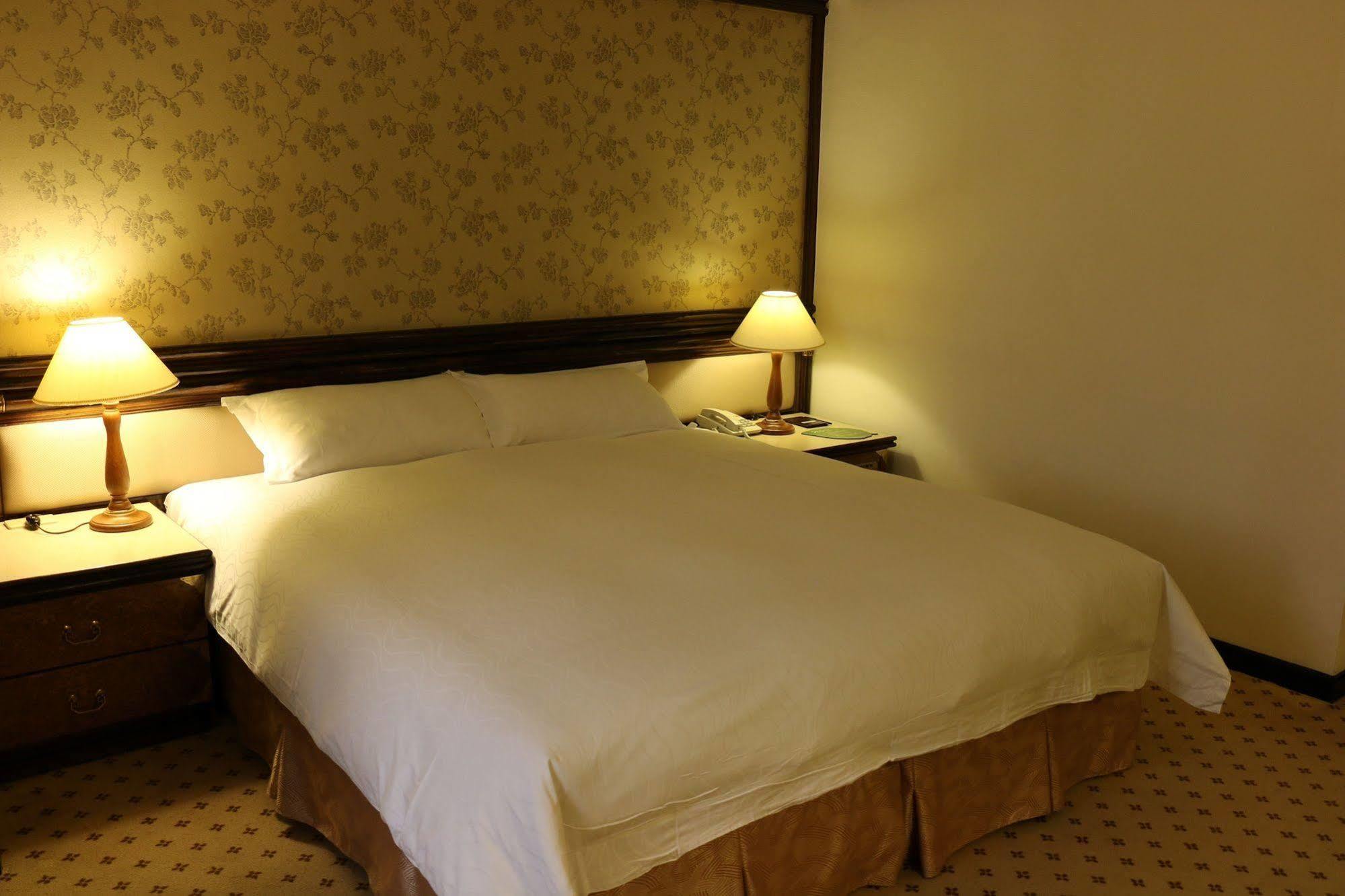 King'S Town Hotel Kaohsiung Dış mekan fotoğraf